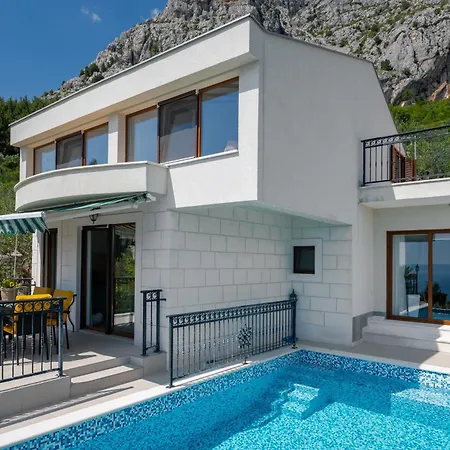 - Amare S Prekrasnim Pogledom Na More, Infinity Bazen Villa