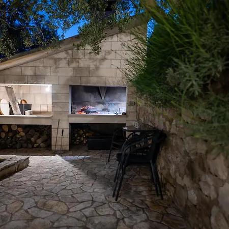 - Amare S Prekrasnim Pogledom Na More, Infinity Bazen Villa Makarska