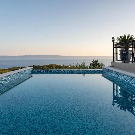 - Amare S Prekrasnim Pogledom Na More, Infinity Bazen Villa *